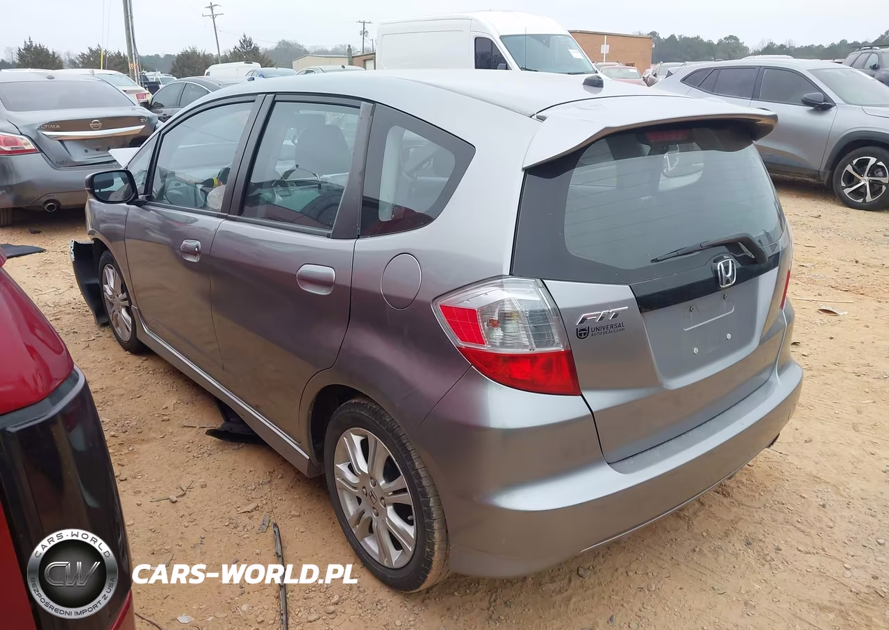 2010 Honda Fit Sport VIN:JHMGE8H43AC006136 - 3
