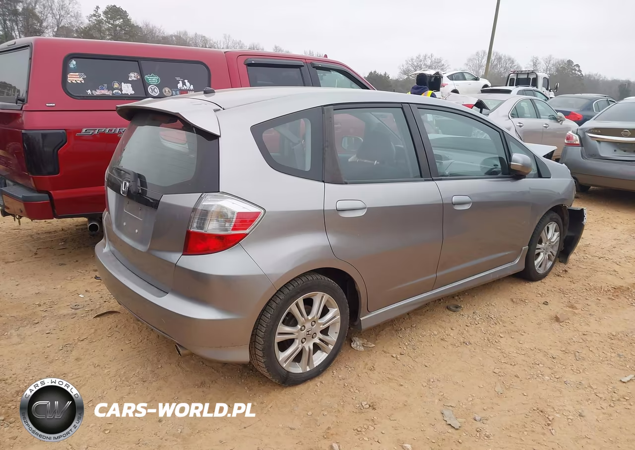 2010 Honda Fit Sport VIN:JHMGE8H43AC006136 - 4