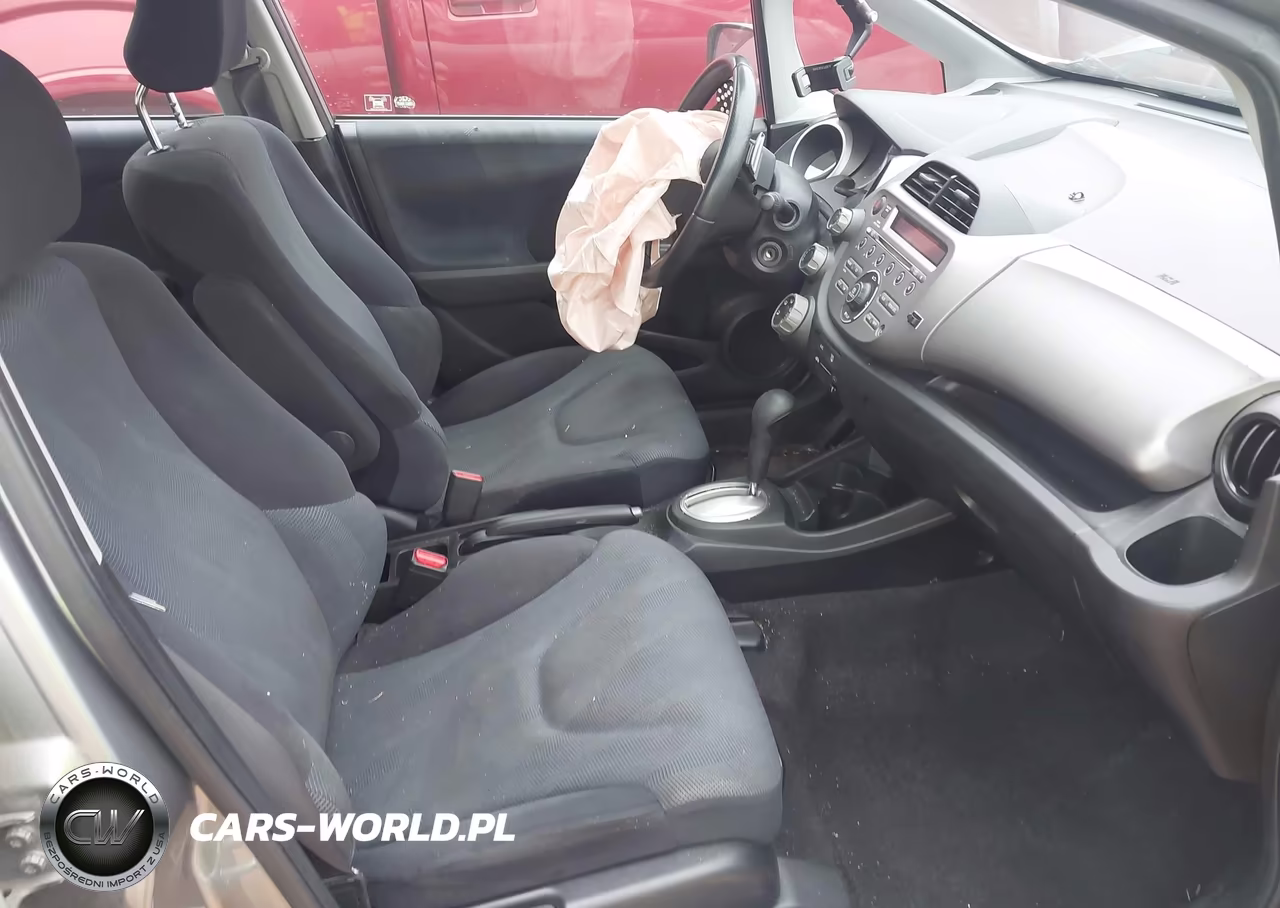 2010 Honda Fit Sport VIN:JHMGE8H43AC006136 - 5