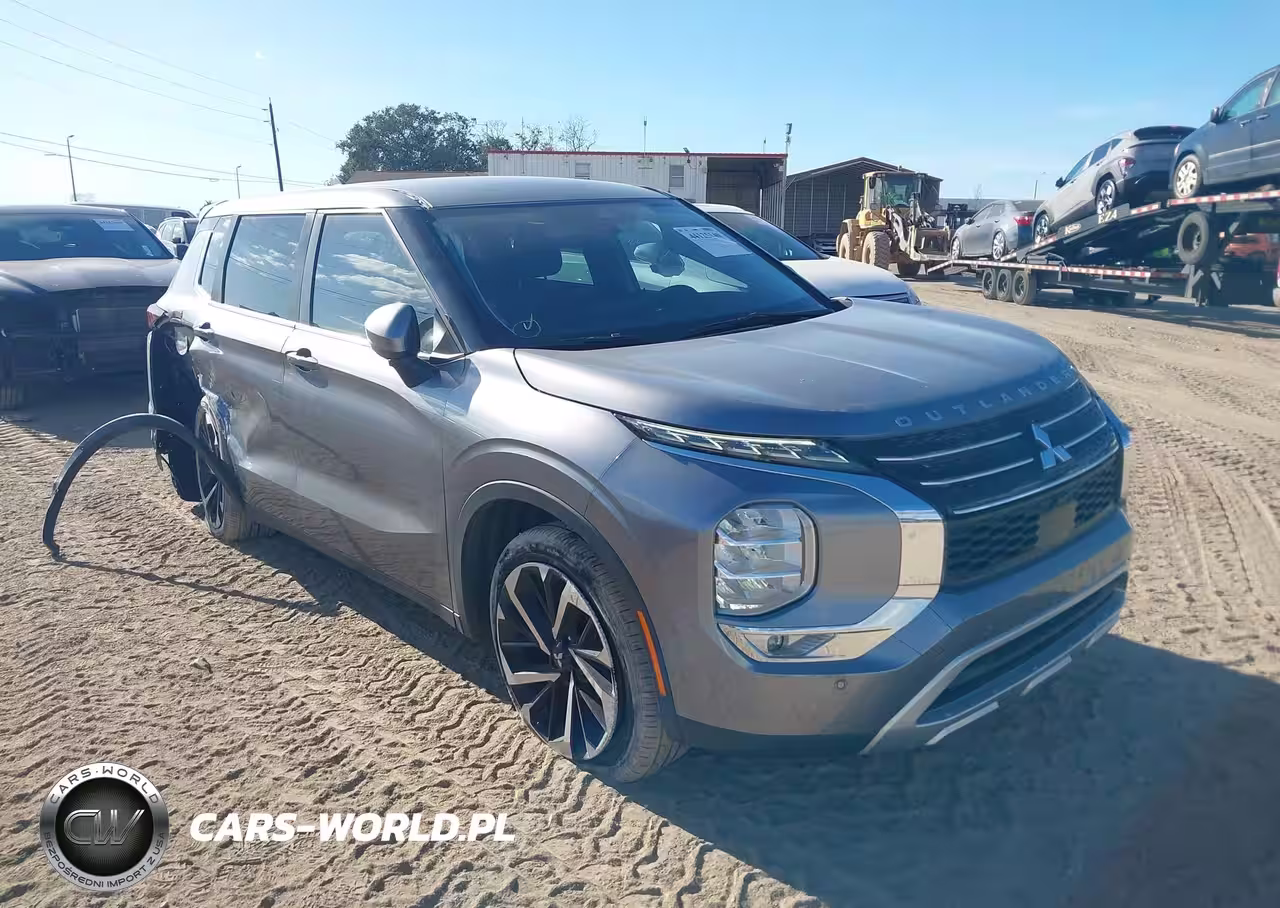 2022 Mitsubishi Outlander Se