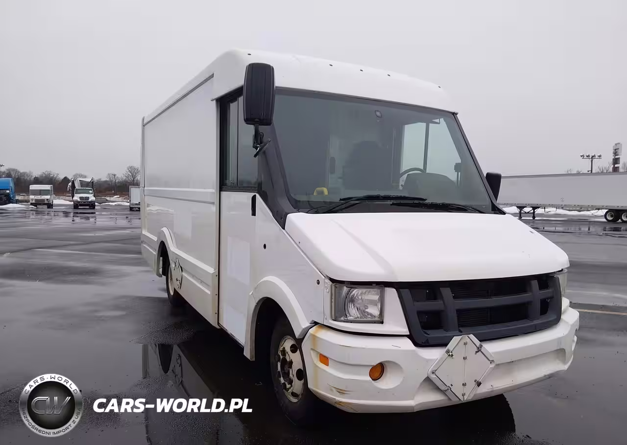 2013 Isuzu Commercial Van