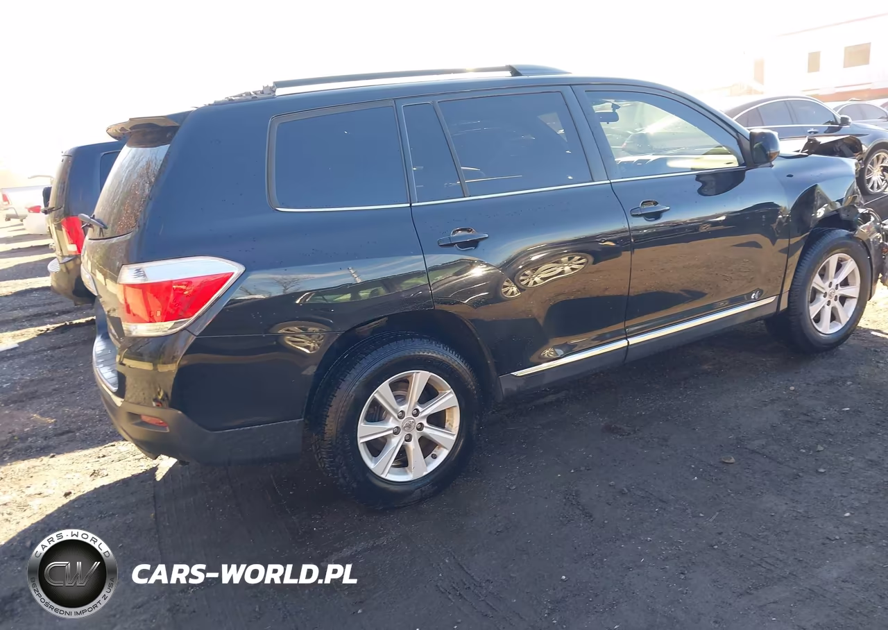 2011 Toyota Highlander Base V6 VIN:5TDBK3EH7BS067892 - 4