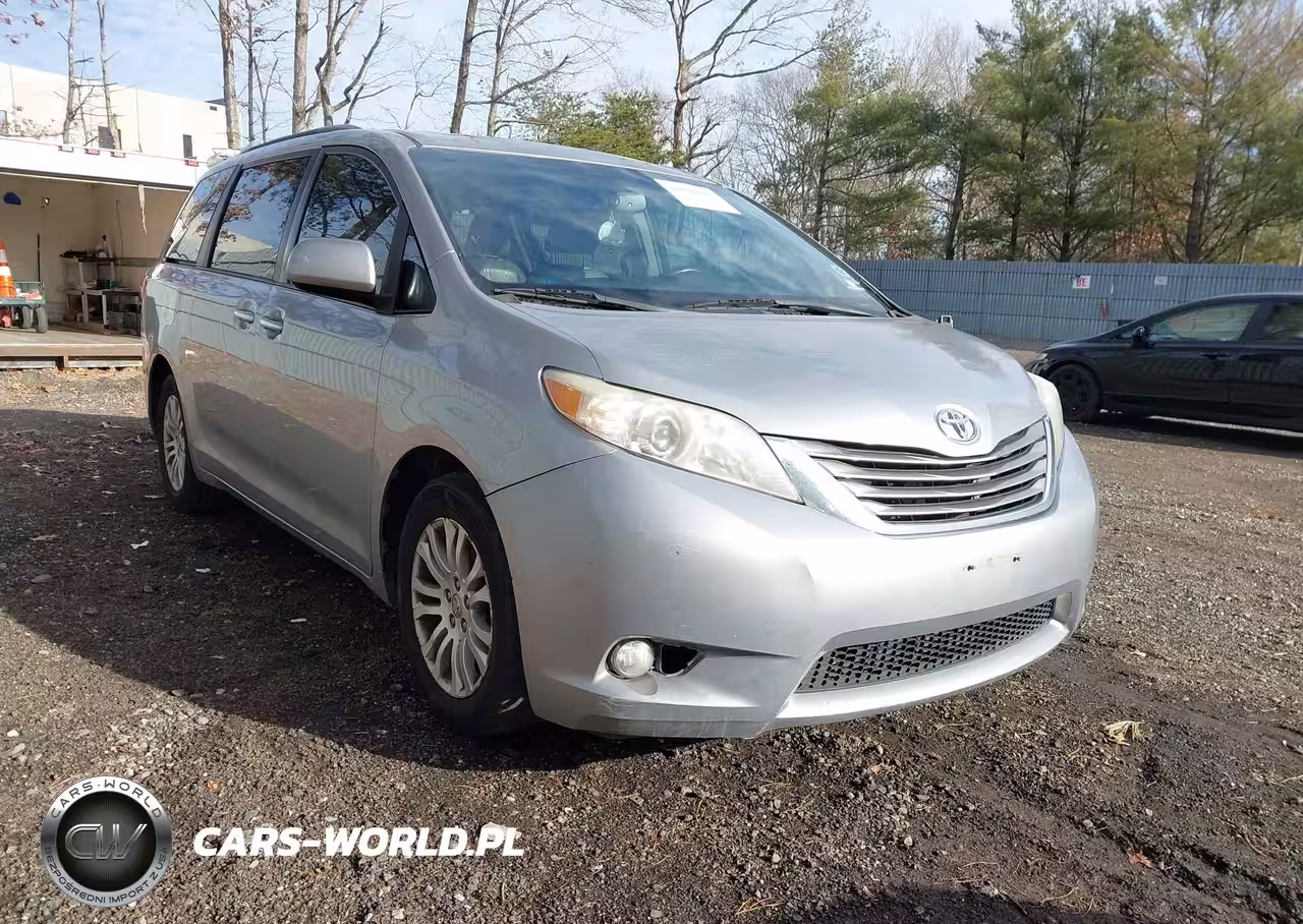 2017 Toyota Sienna Xle 8 Passenger