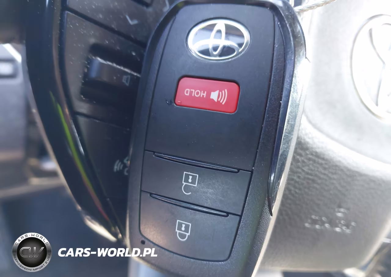 2024 Toyota Prius Xle Awd-E VIN:JTDADABUXR3018208 - 11