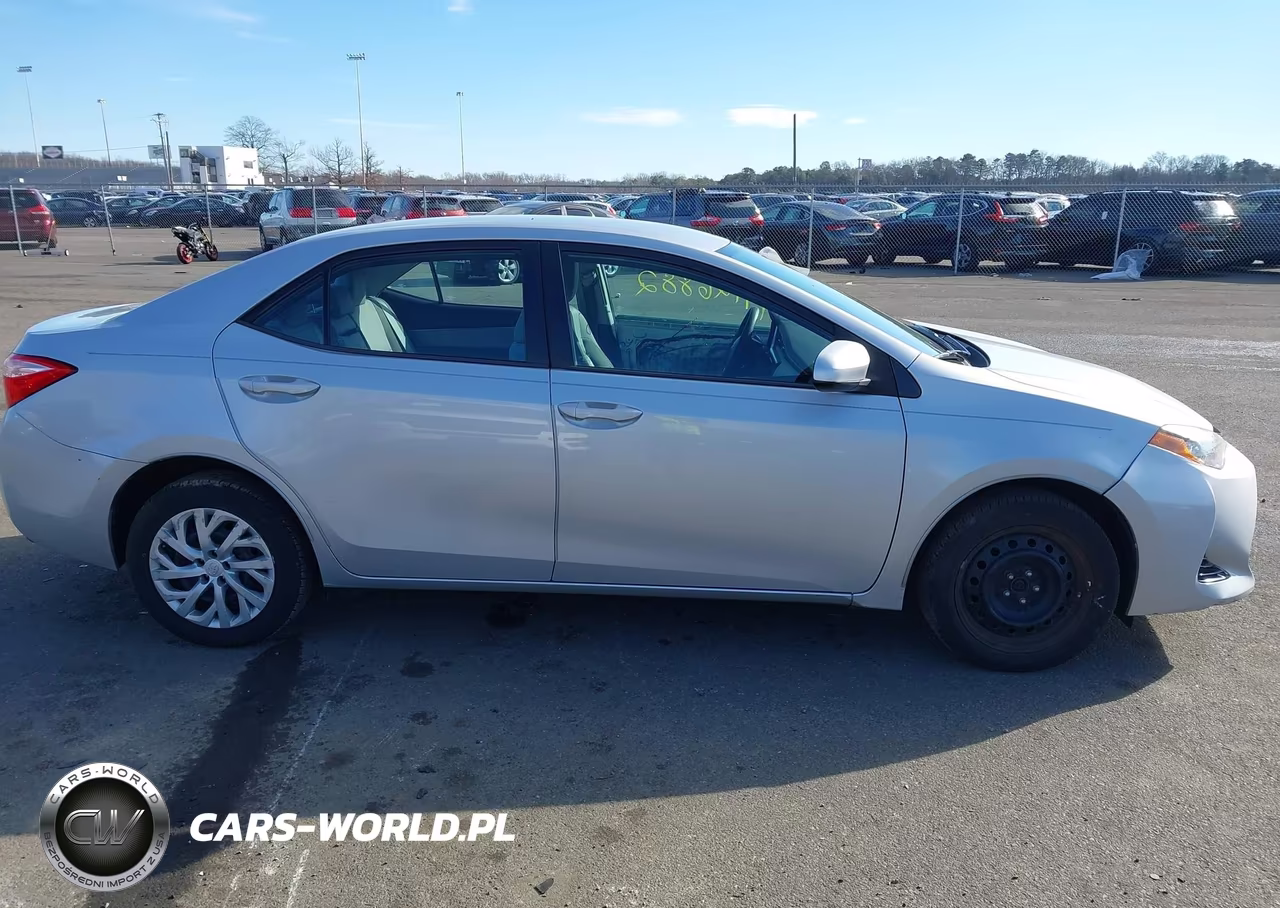 2017 Toyota Corolla Le VIN:2T1BURHE8HC814481 - 13