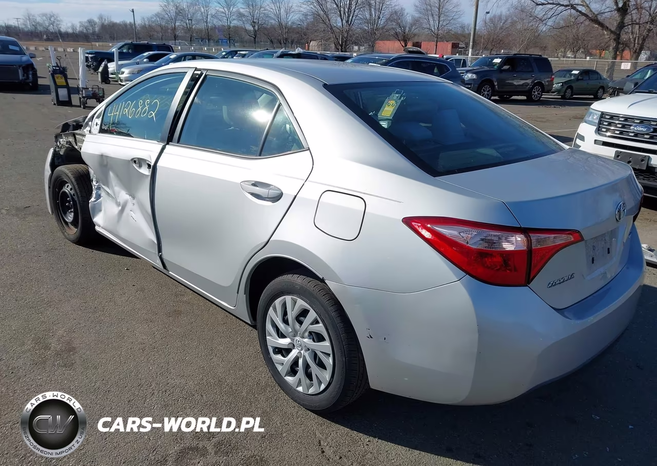 2017 Toyota Corolla Le VIN:2T1BURHE8HC814481 - 3
