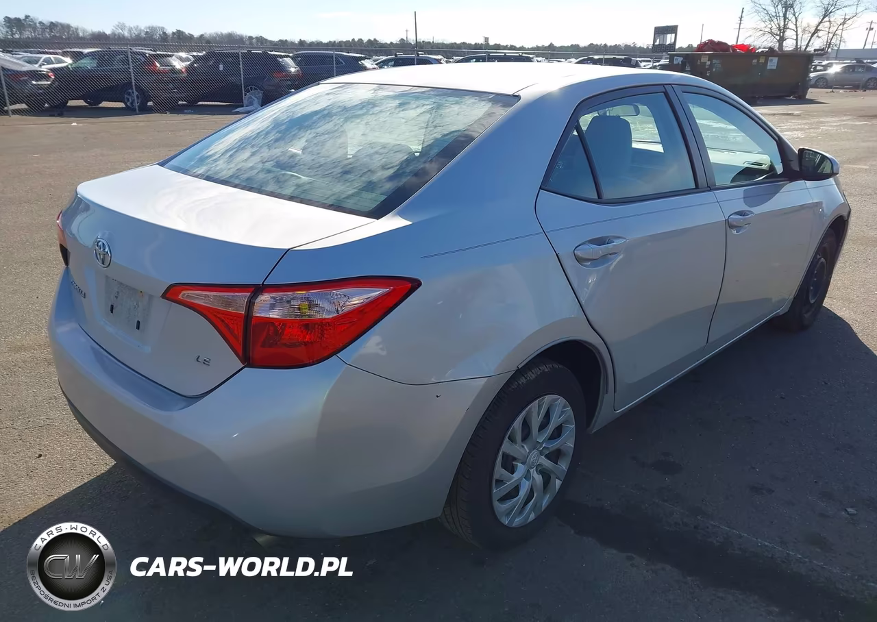 2017 Toyota Corolla Le VIN:2T1BURHE8HC814481 - 4