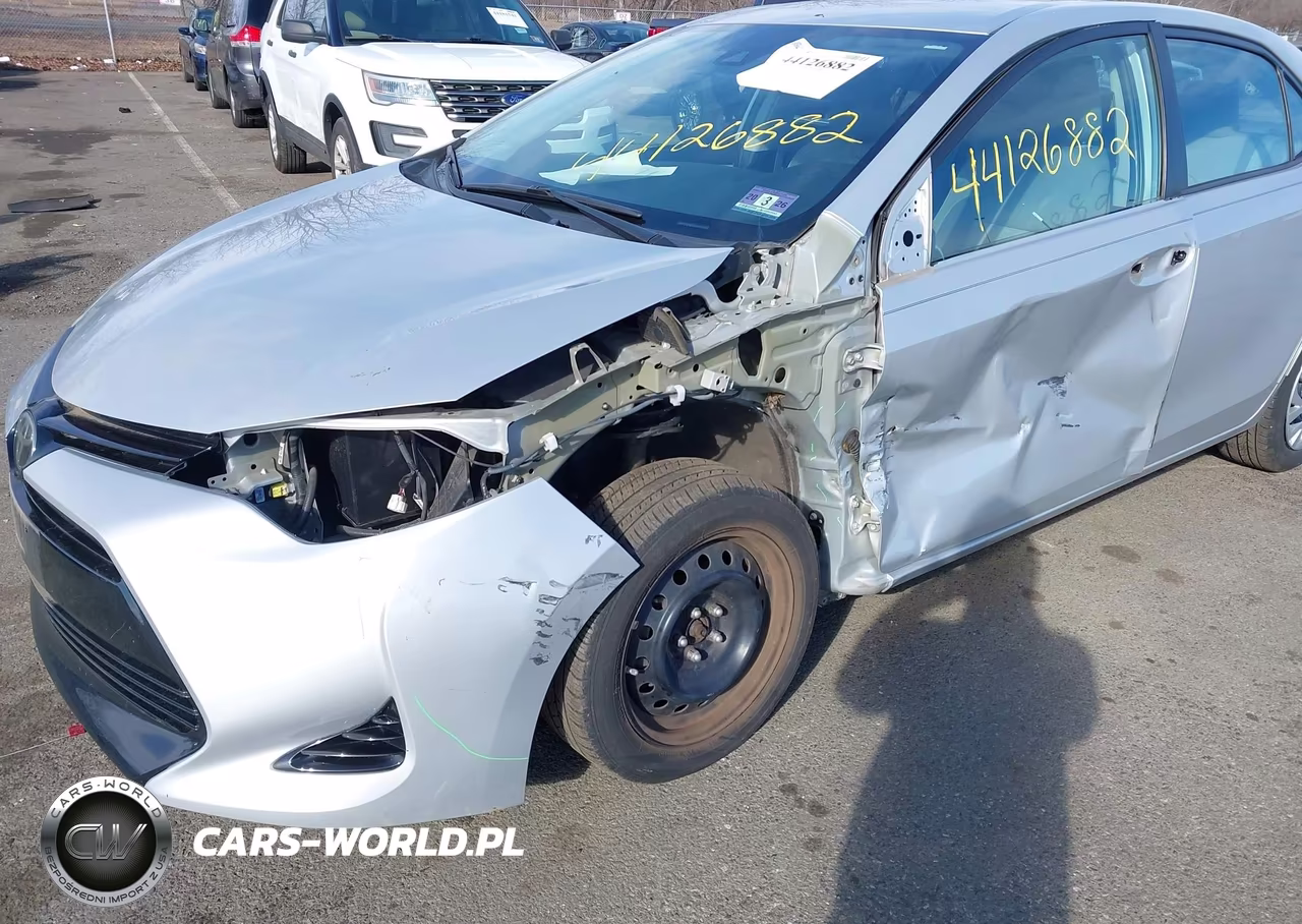 2017 Toyota Corolla Le VIN:2T1BURHE8HC814481 - 6