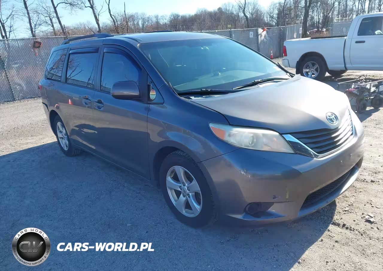 2015 Toyota Sienna Le