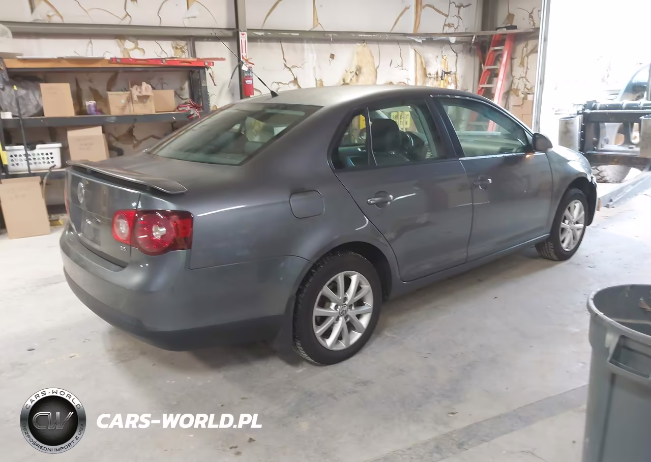 2010 Volkswagen Jetta Limited VIN:3VWAX7AJXAM094304 - 4