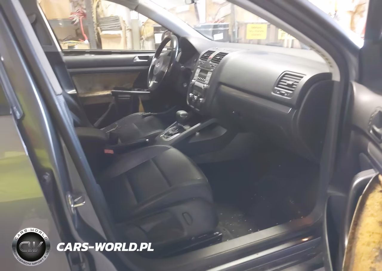2010 Volkswagen Jetta Limited VIN:3VWAX7AJXAM094304 - 5