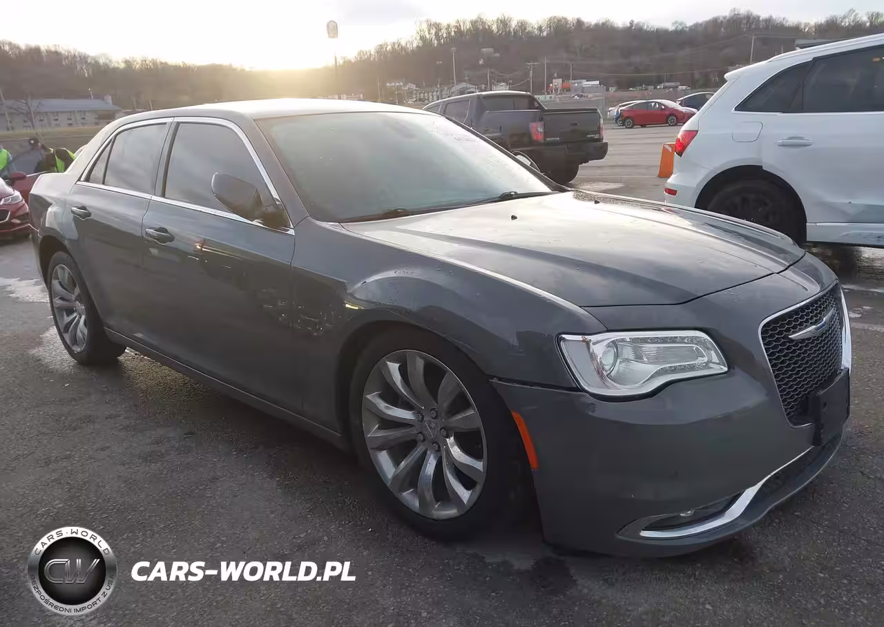 2018 Chrysler 300 Touring