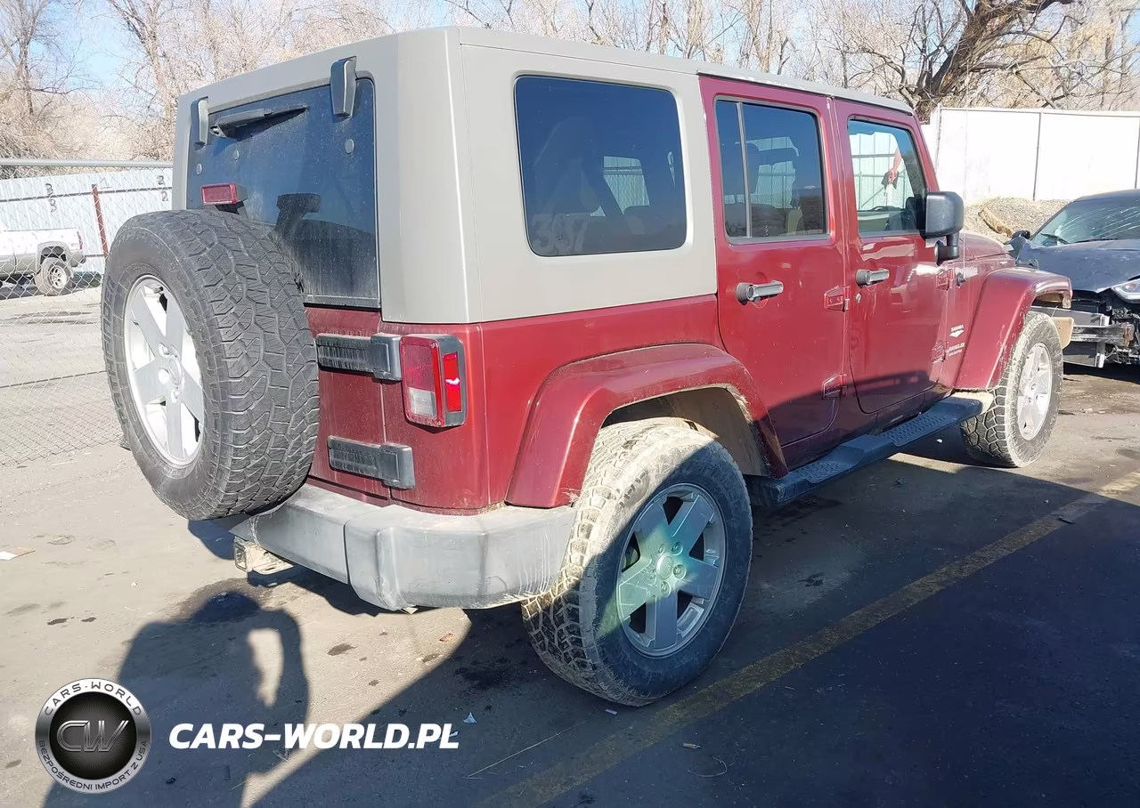2007 Jeep Wrangler Unlimited Sahara VIN:1J4GA59157L220676 - 4