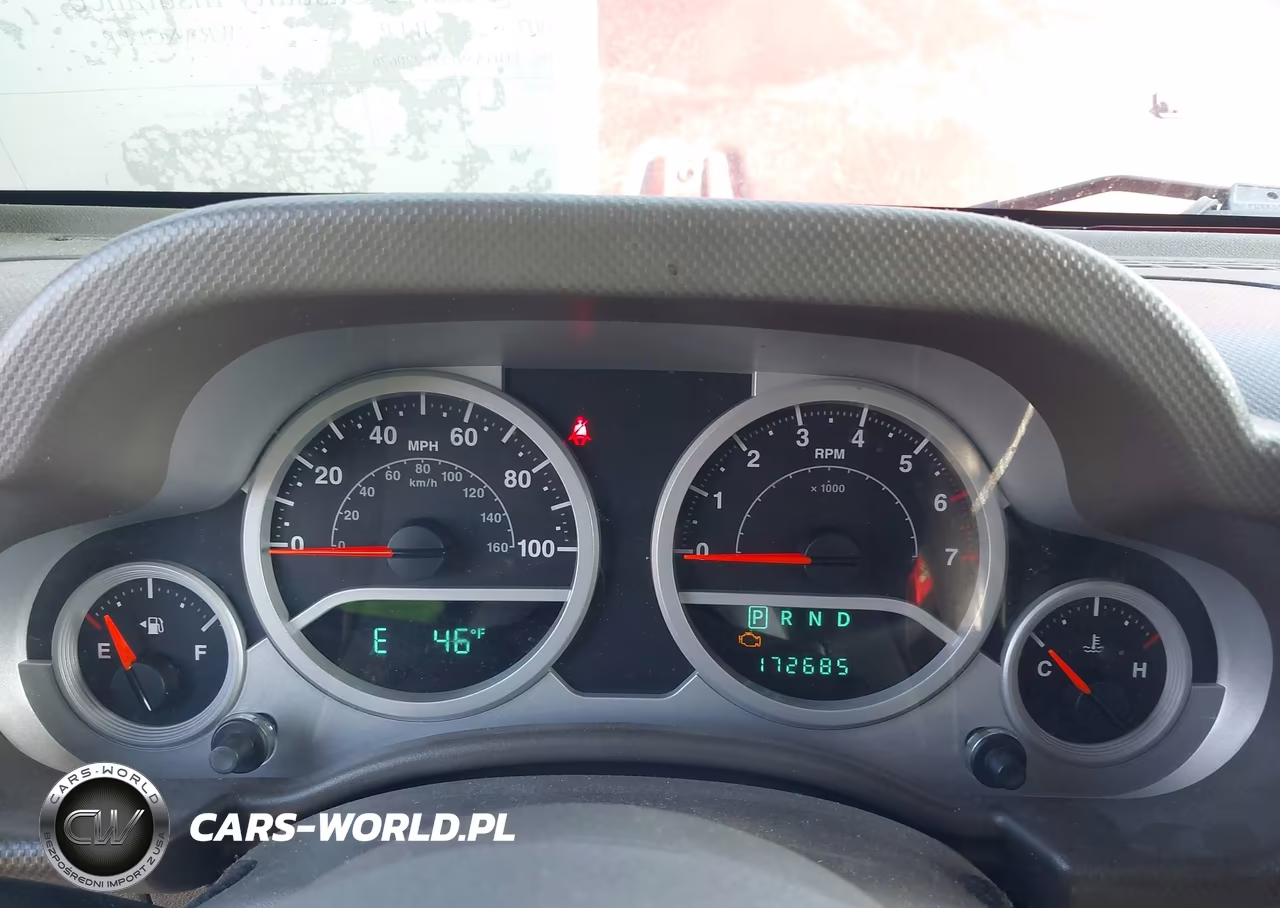2007 Jeep Wrangler Unlimited Sahara VIN:1J4GA59157L220676 - 7