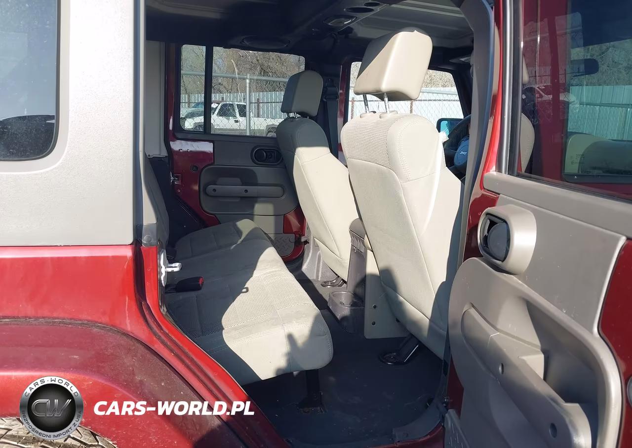 2007 Jeep Wrangler Unlimited Sahara VIN:1J4GA59157L220676 - 8