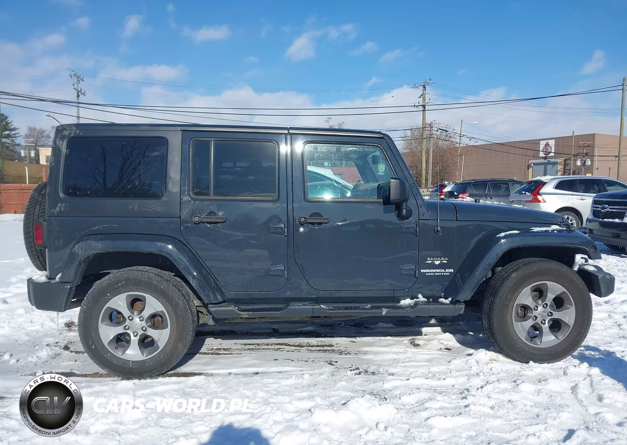 2017 Jeep Wrangler Unlimited Sahara VIN:1C4BJWEG8HL621978 - 13