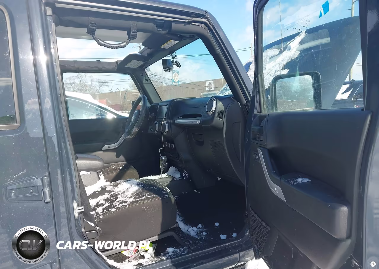2017 Jeep Wrangler Unlimited Sahara VIN:1C4BJWEG8HL621978 - 5