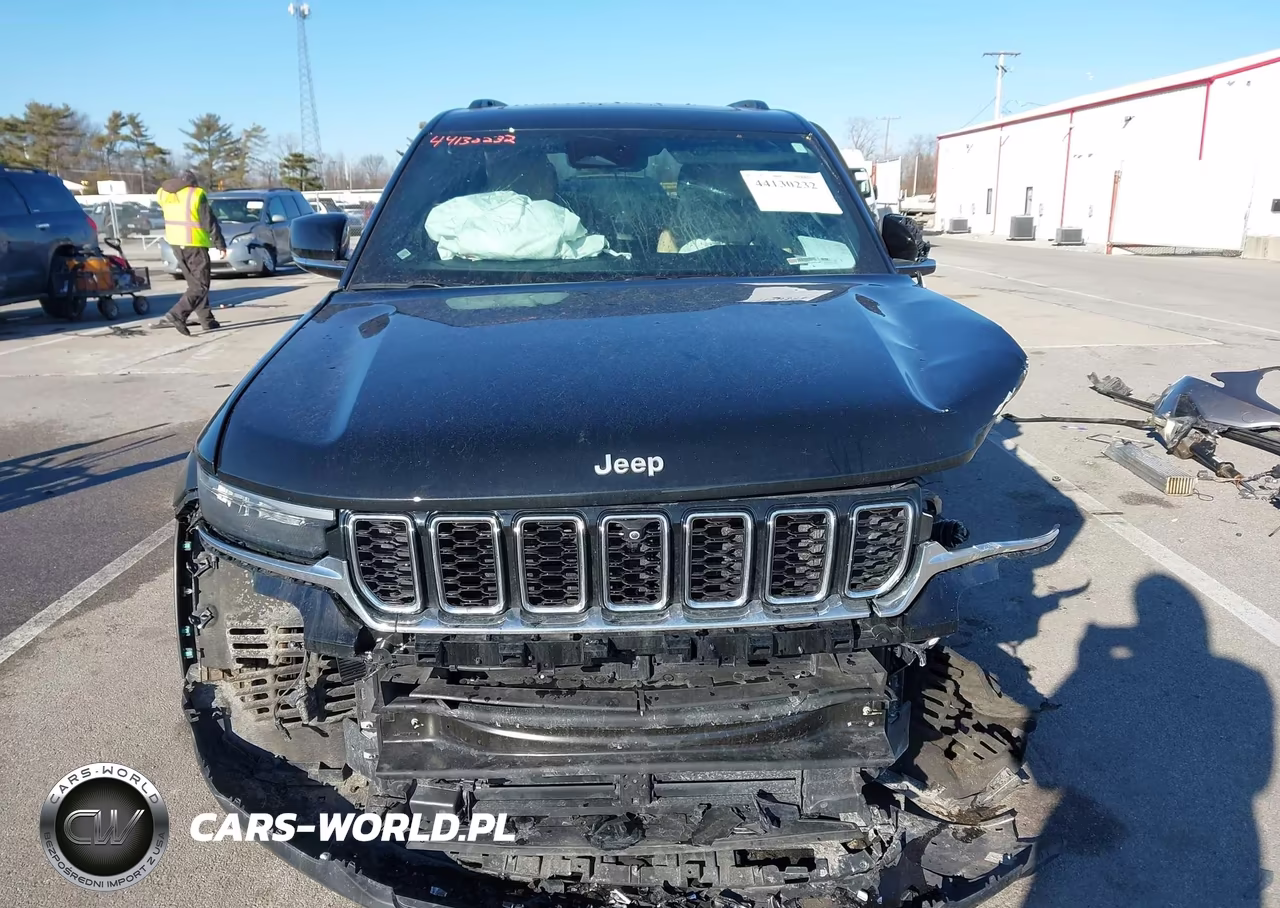 2024 Jeep Grand Cherokee Limited 4X4 VIN:1C4RJHBG9RC186985 - 13