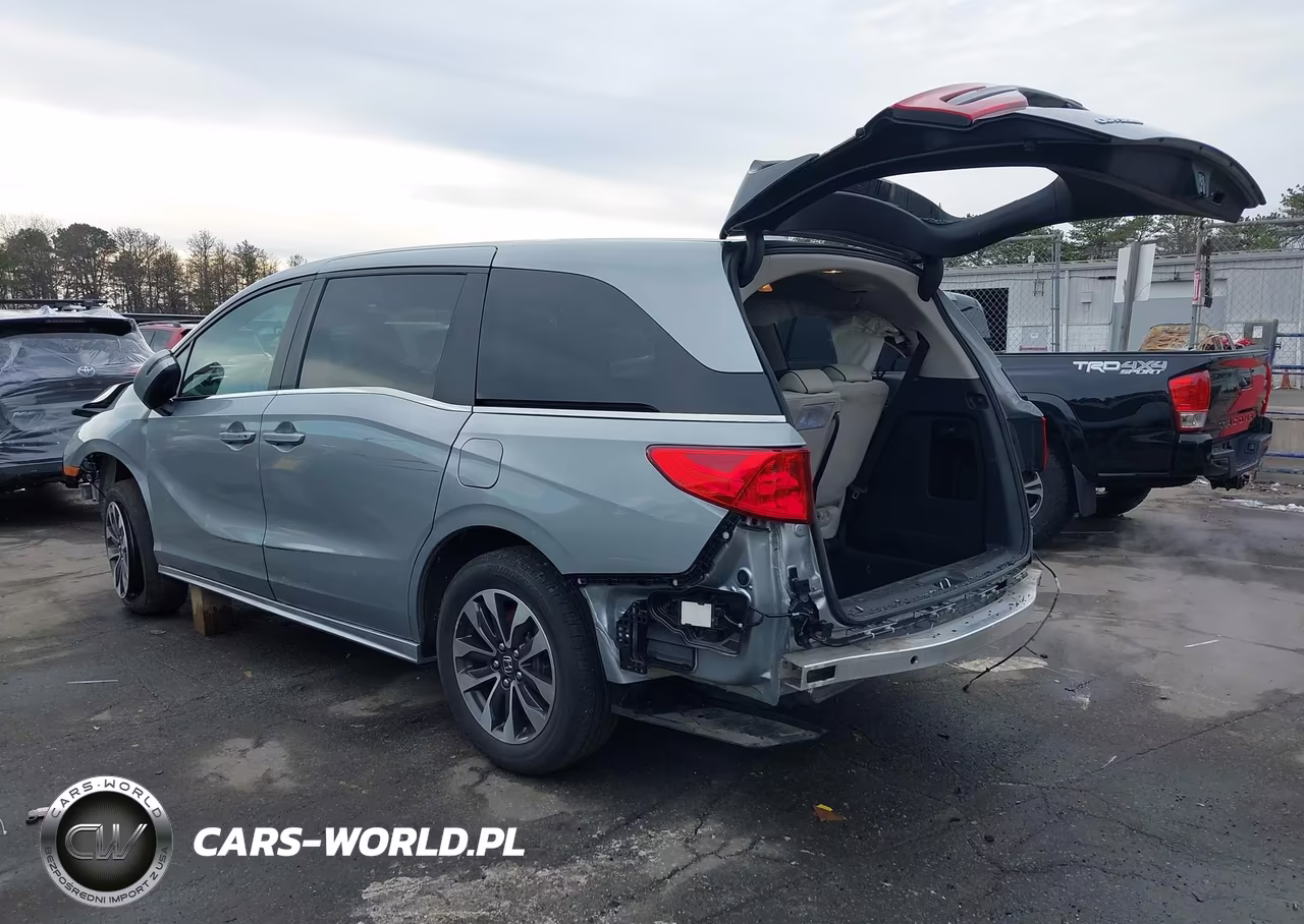 2025 Honda Odyssey Touring VIN:5FNRL6H84SB028075 - 3