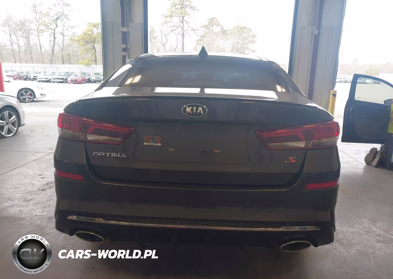 2019 Kia Optima S VIN:5XXGT4L37KG289852 - 16