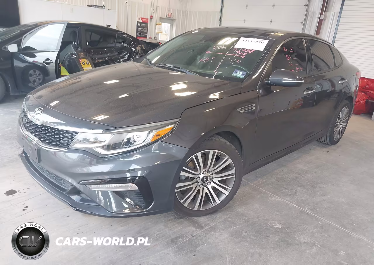 2019 Kia Optima S VIN:5XXGT4L37KG289852 - 2