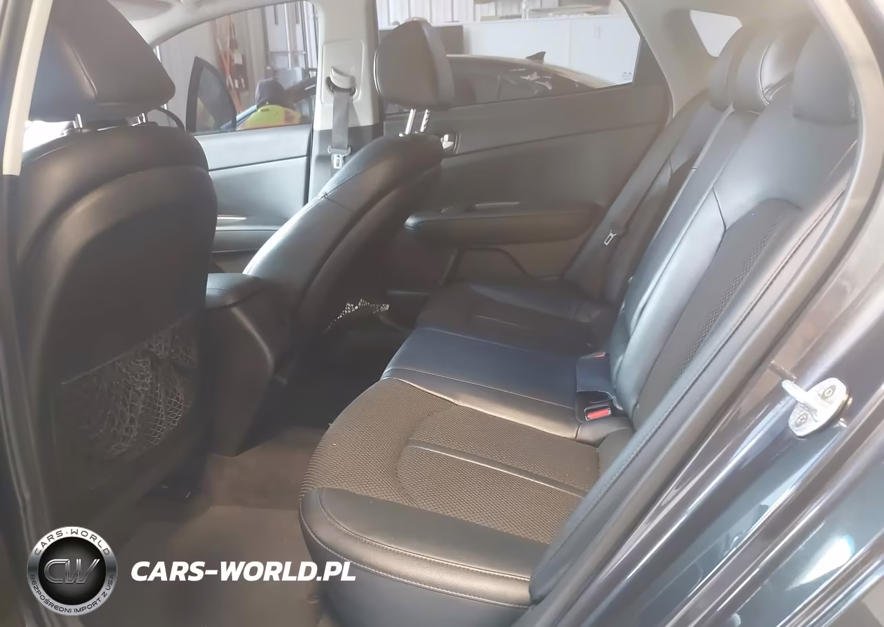 2019 Kia Optima S VIN:5XXGT4L37KG289852 - 8