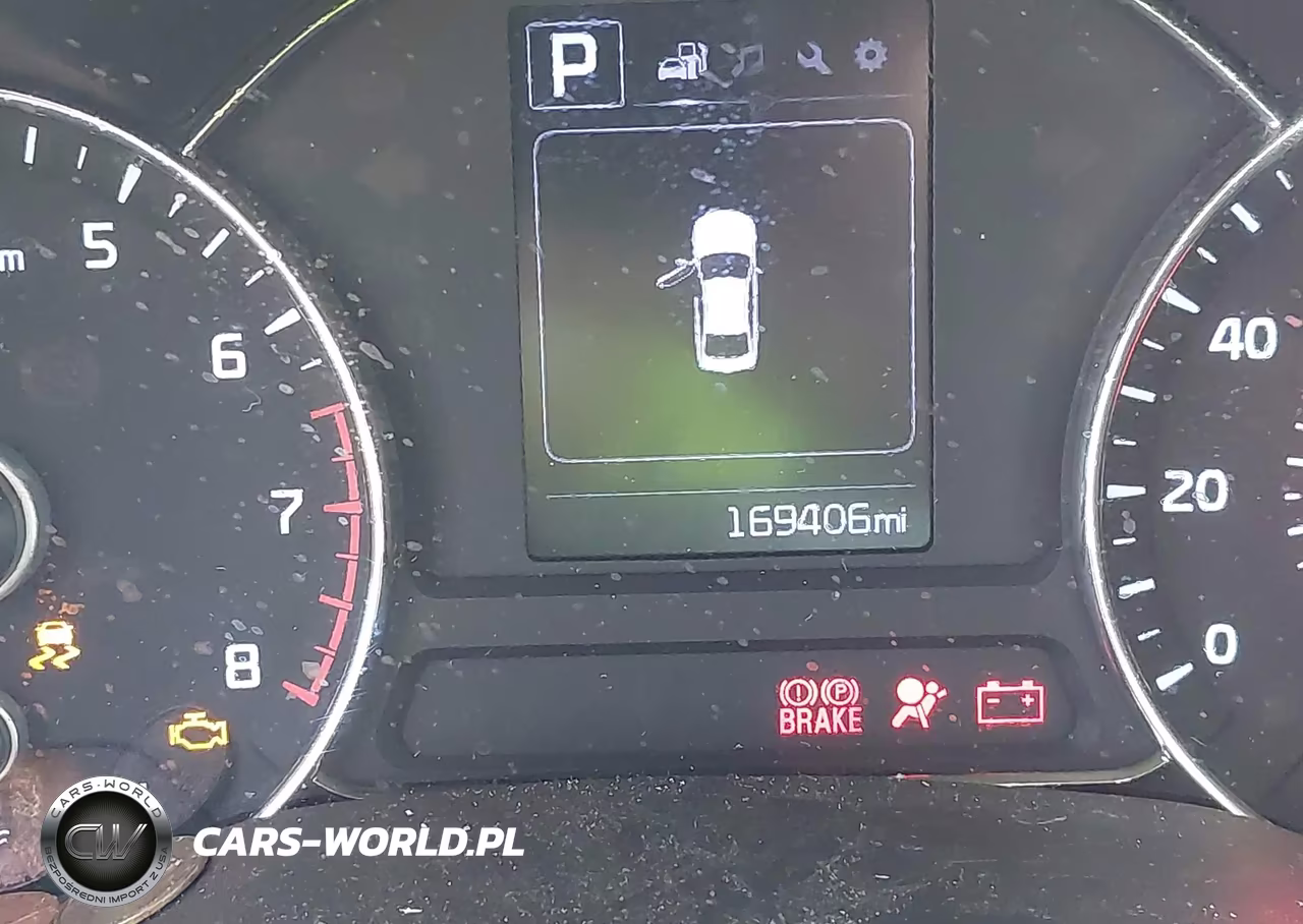2018 Kia Forte S VIN:3KPFL4A79JE263794 - 15