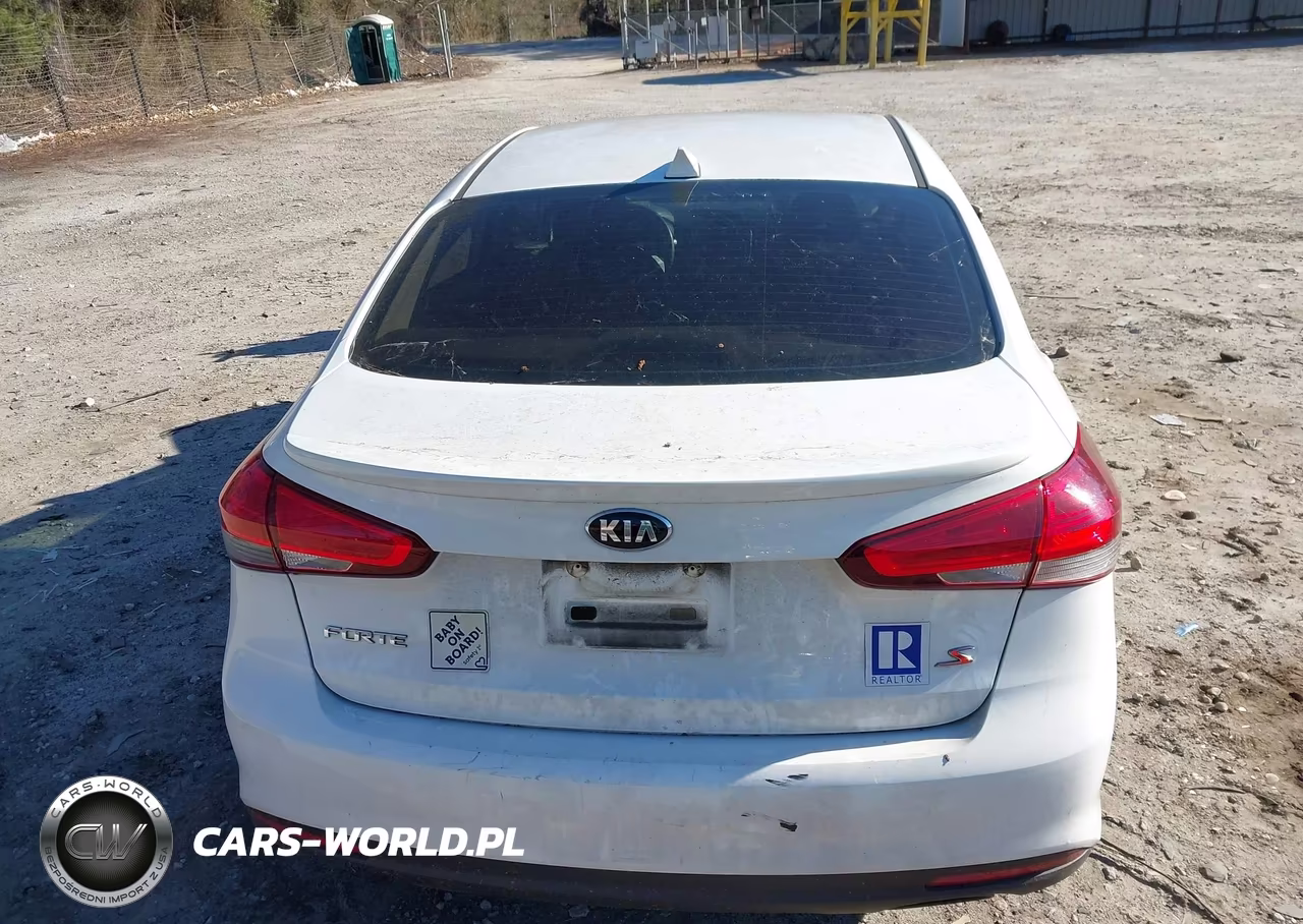 2018 Kia Forte S VIN:3KPFL4A79JE263794 - 16