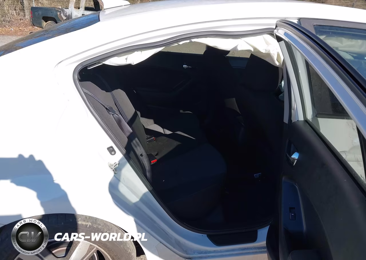 2018 Kia Forte S VIN:3KPFL4A79JE263794 - 8