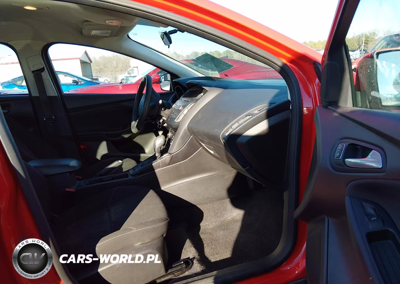 2017 Ford Focus Se VIN:1FADP3F29HL259691 - 5
