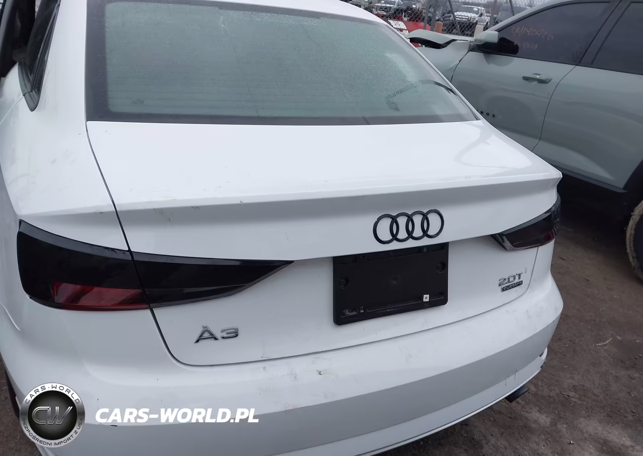 2018 Audi A3 2.0T Premium VIN:WAUB8GFF0J1044143 - 16