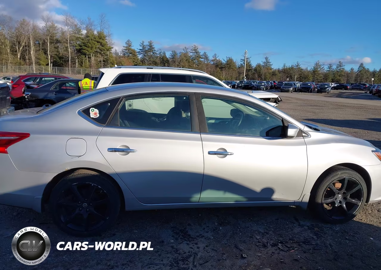 2017 Nissan Sentra S VIN:3N1AB7APXHY384232 - 13