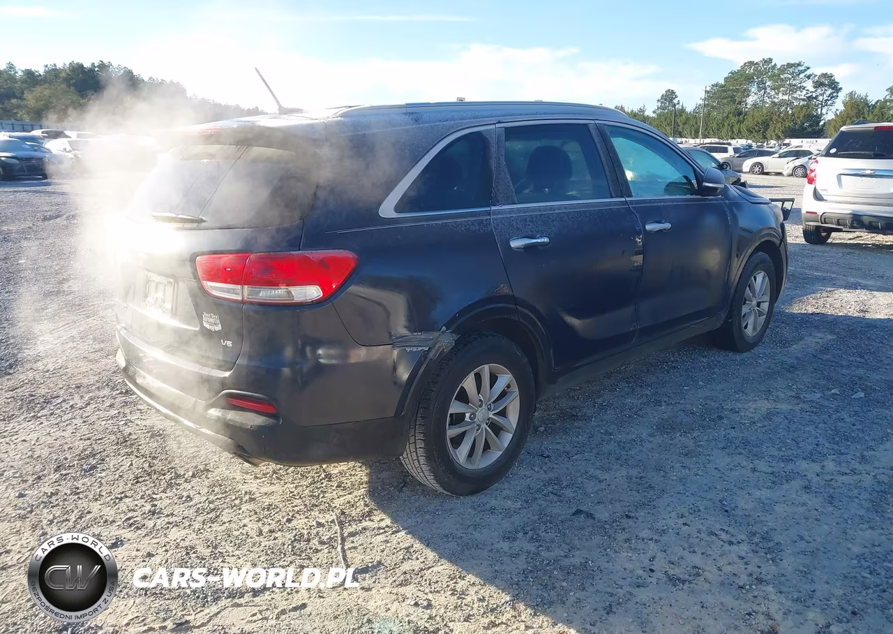 2018 Kia Sorento 3.3L Lx VIN:5XYPG4A53JG372617 - 4