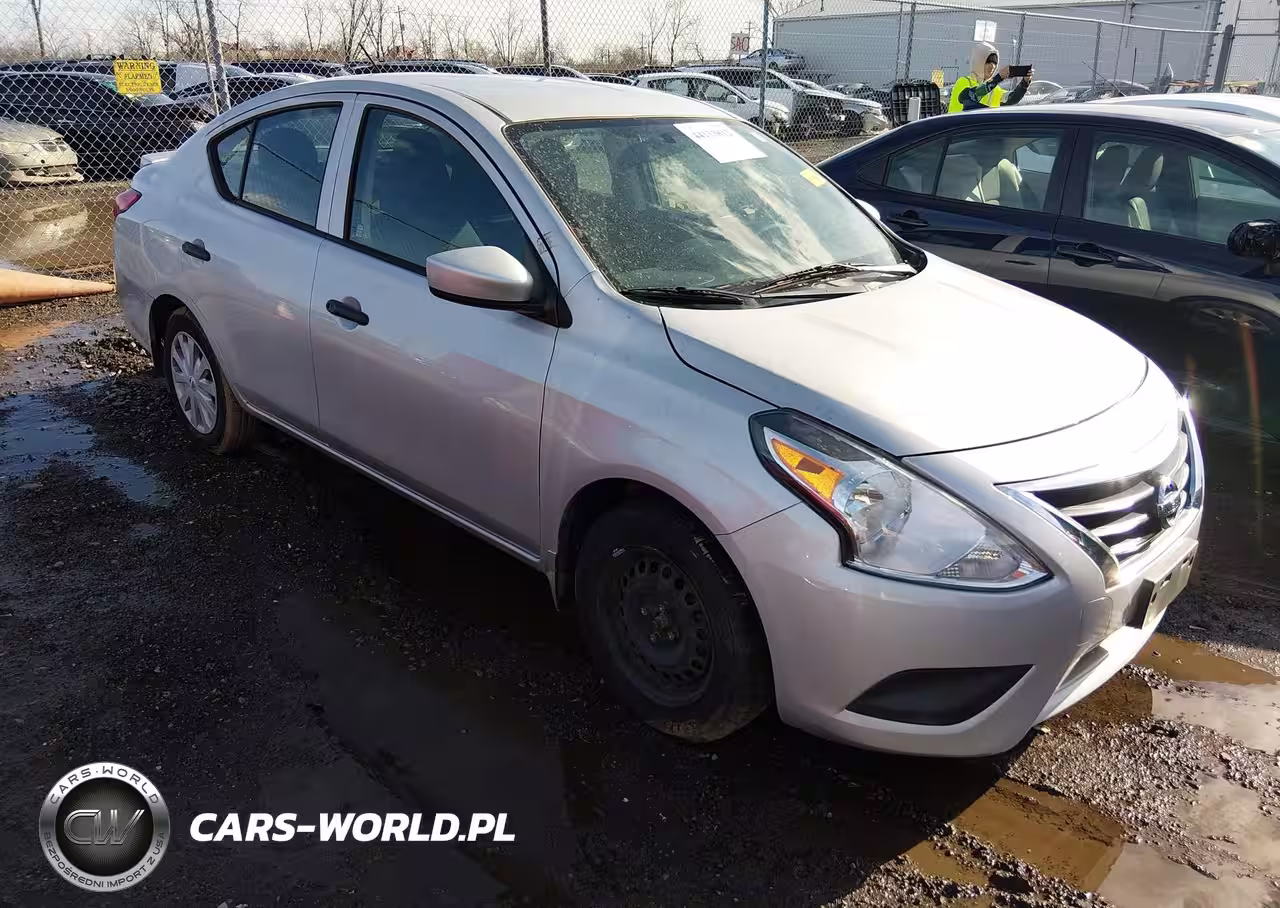 2018 Nissan Versa 1.6 S+