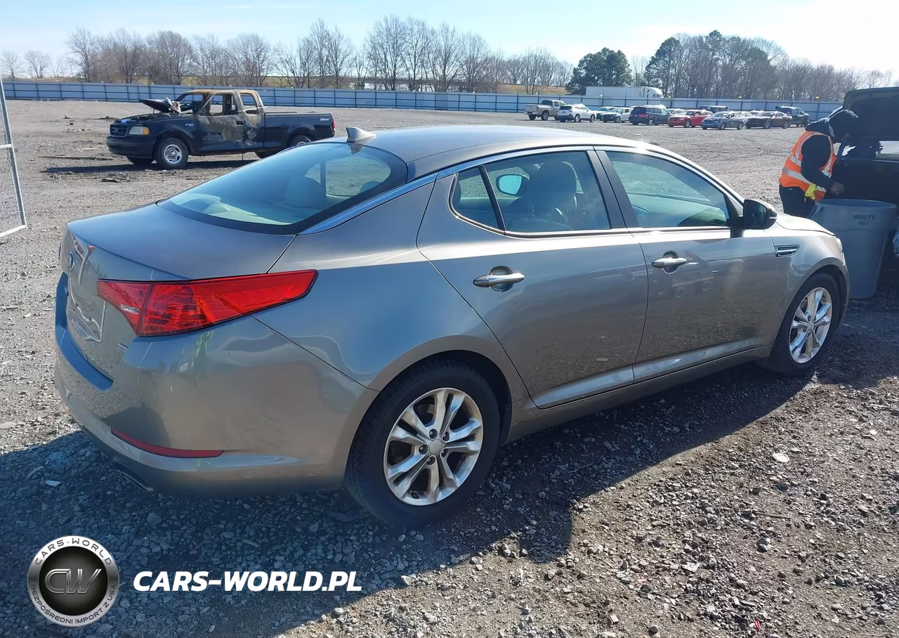 2013 Kia Optima Lx VIN:5XXGM4A70DG181871 - 4
