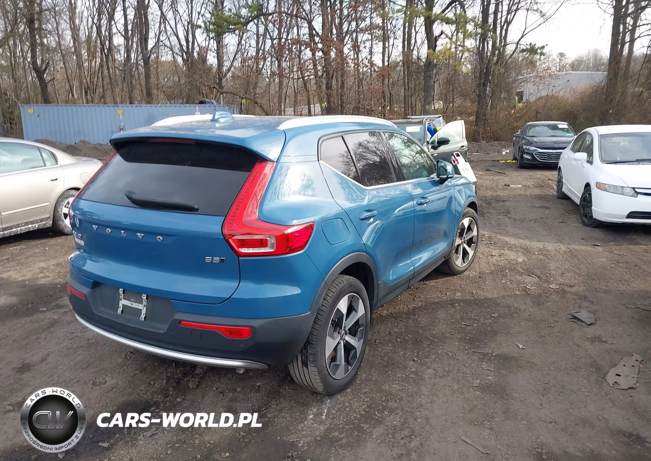 2023 Volvo Xc40 B5 Plus Bright Theme VIN:YV4L12UNXP2939177 - 4