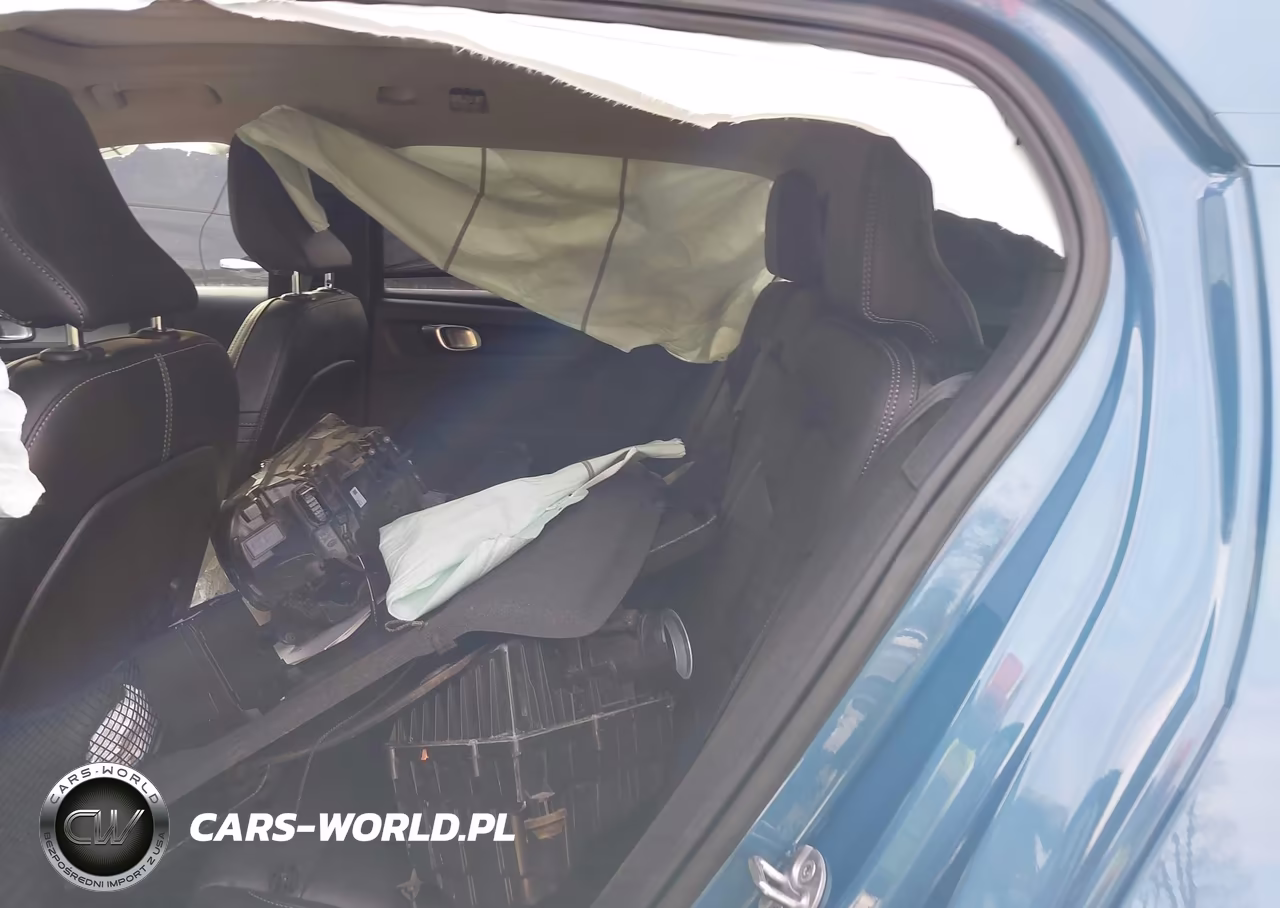 2023 Volvo Xc40 B5 Plus Bright Theme VIN:YV4L12UNXP2939177 - 8