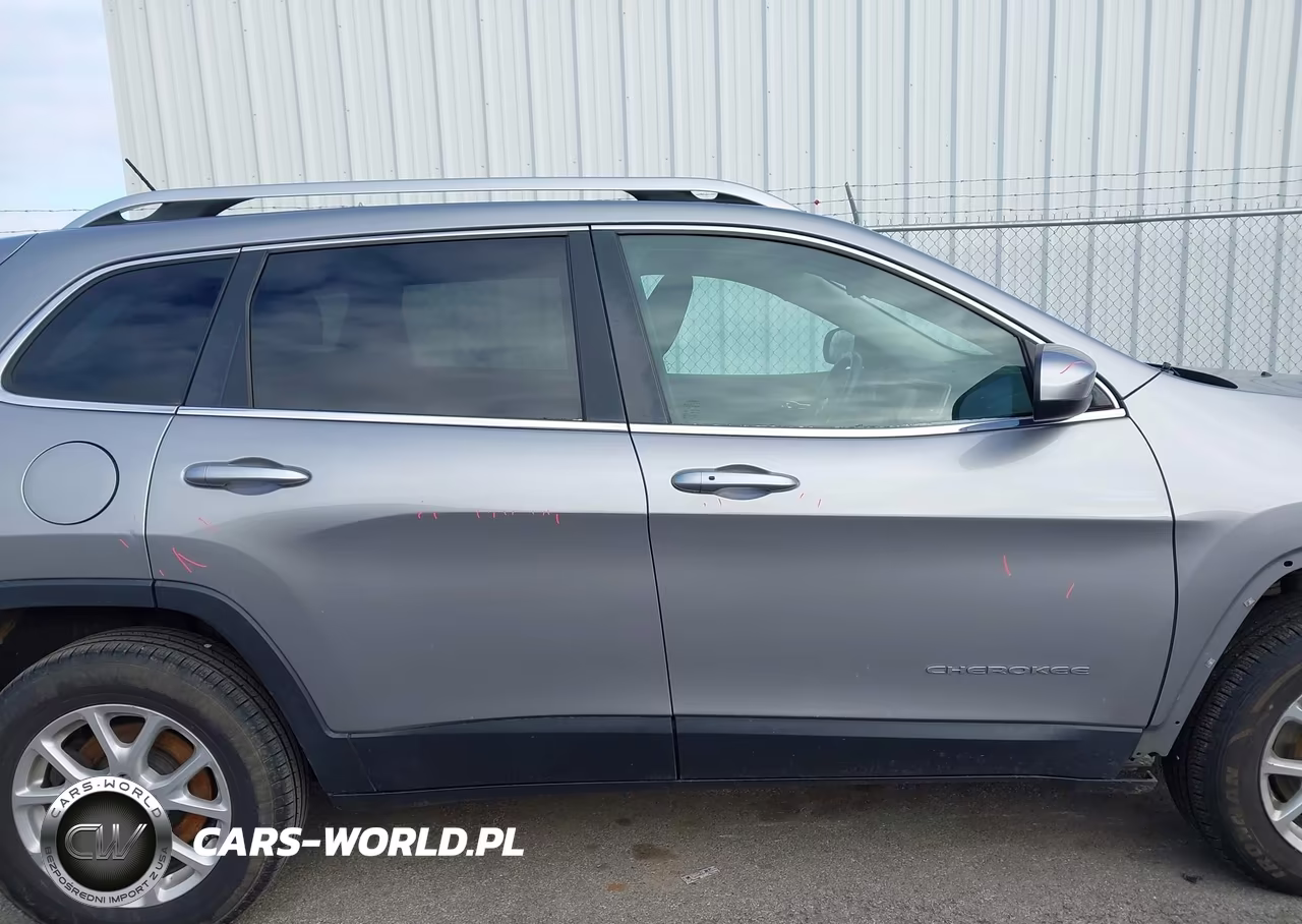 2015 Jeep Cherokee Latitude VIN:1C4PJMCSXFW529722 - 14