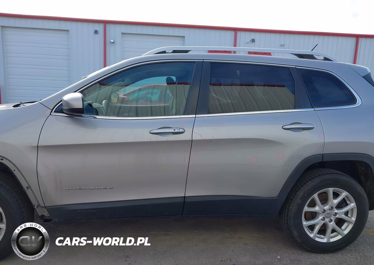 2015 Jeep Cherokee Latitude VIN:1C4PJMCSXFW529722 - 15