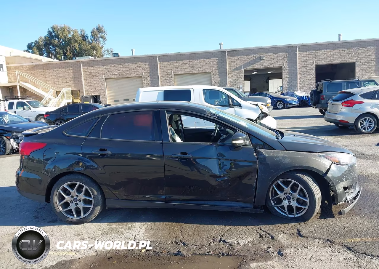 2015 Ford Focus Se VIN:1FADP3F23FL380598 - 13
