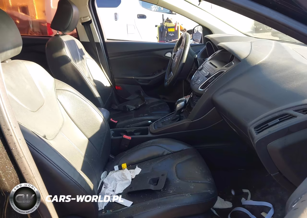 2015 Ford Focus Se VIN:1FADP3F23FL380598 - 5