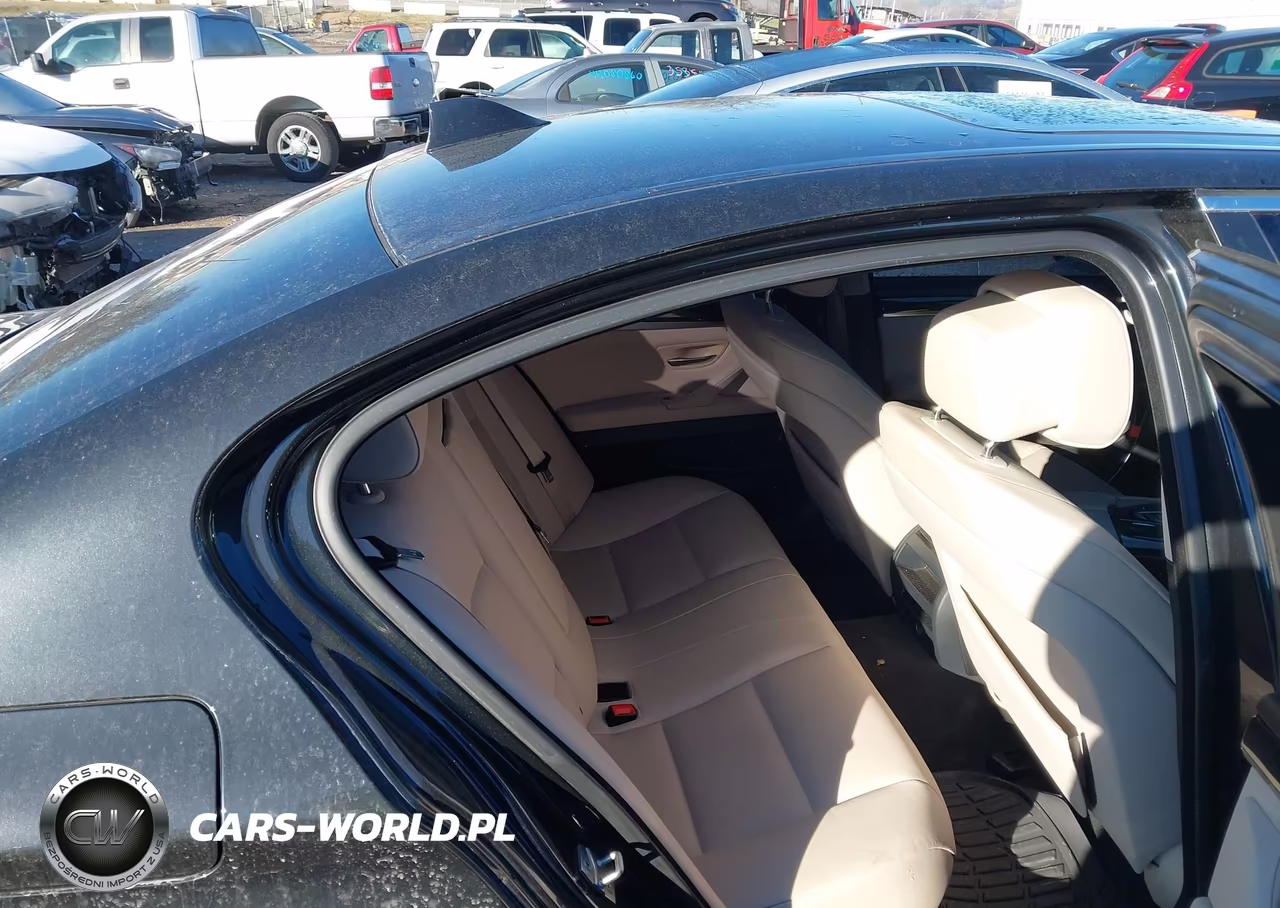 2012 BMW 528I VIN:WBAXG5C54CDY30103 - 8