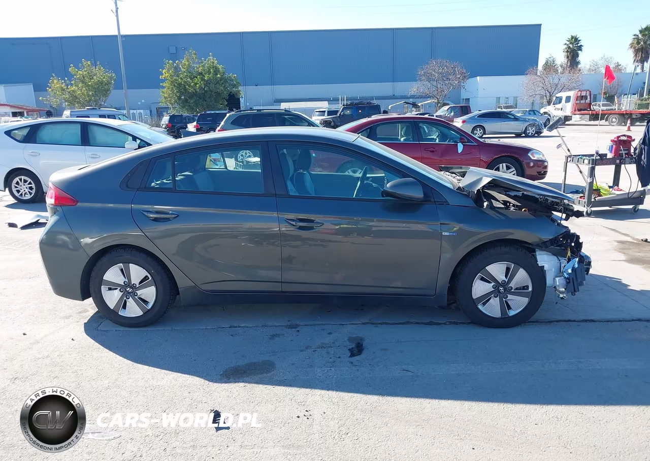 2020 Hyundai Ioniq Hybrid Blue VIN:KMHC65LC9LU242874 - 14