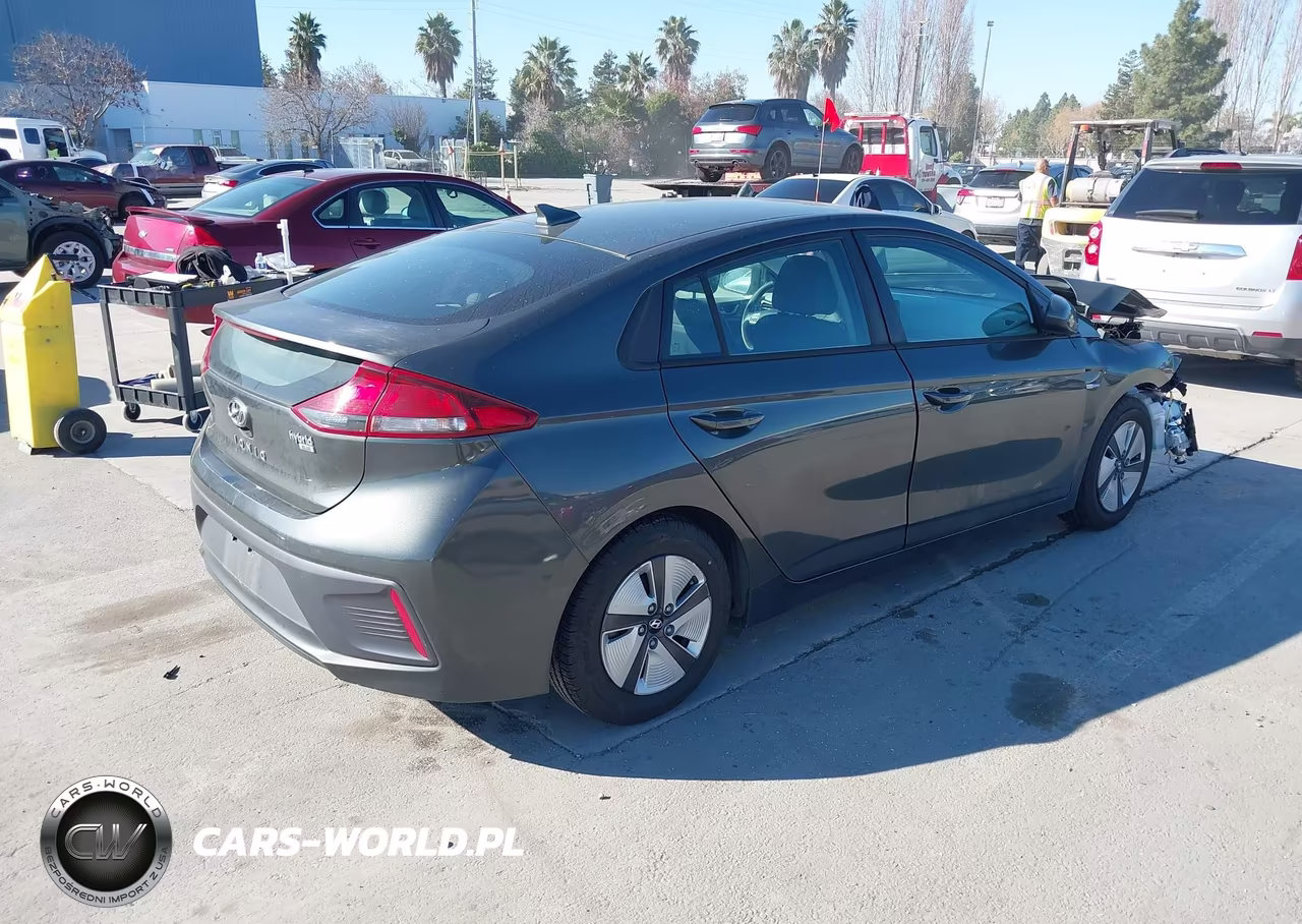 2020 Hyundai Ioniq Hybrid Blue VIN:KMHC65LC9LU242874 - 4