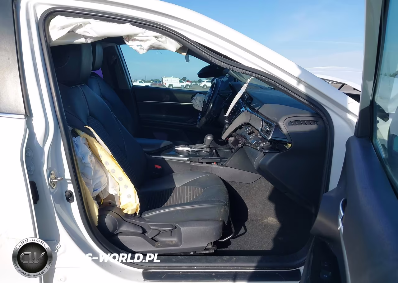 2020 Toyota Camry Hybrid Se VIN:4T1J31AK8LU542361 - 5