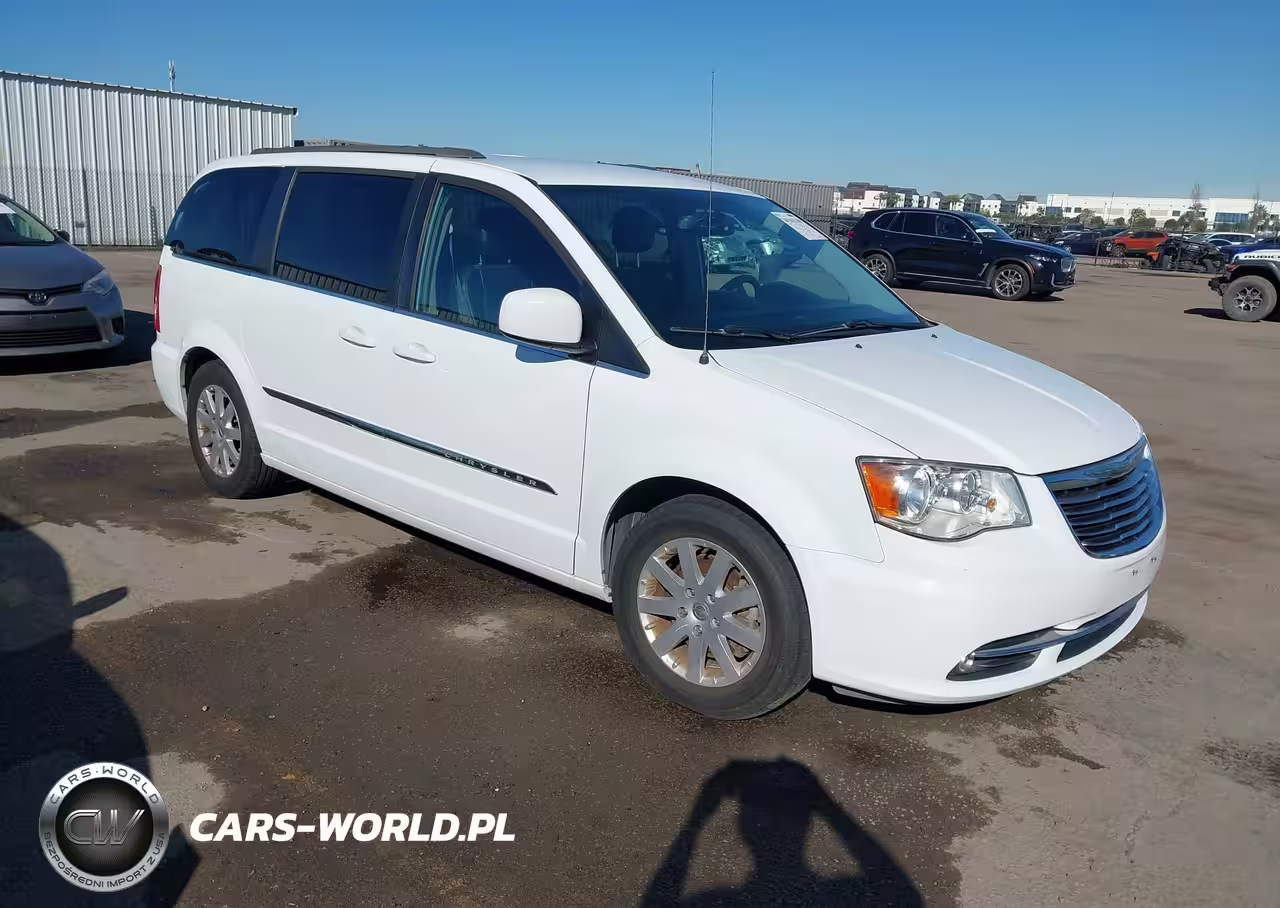 2016 Chrysler Town & Country Touring