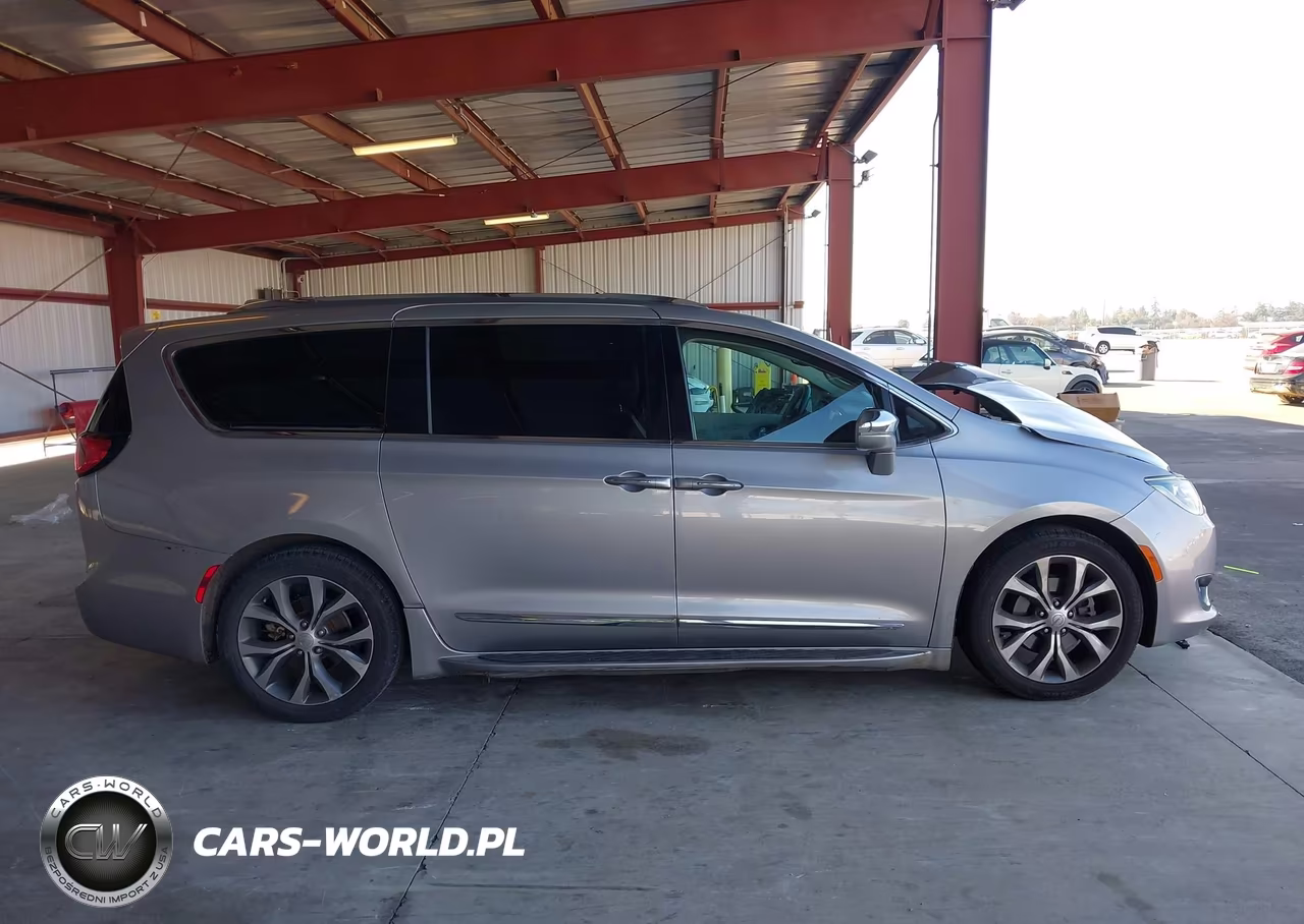 2017 Chrysler Pacifica Limited VIN:2C4RC1GG1HR504517 - 13