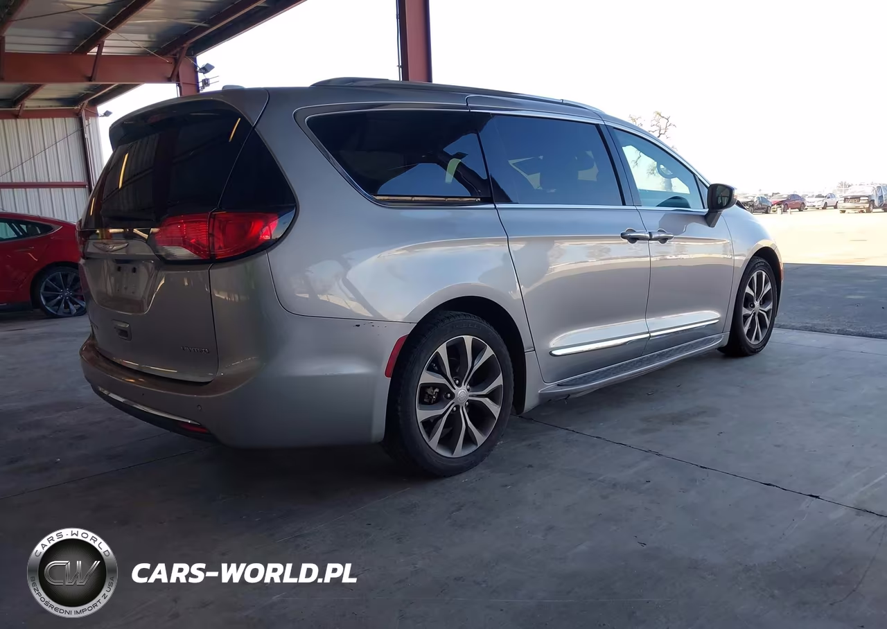 2017 Chrysler Pacifica Limited VIN:2C4RC1GG1HR504517 - 4