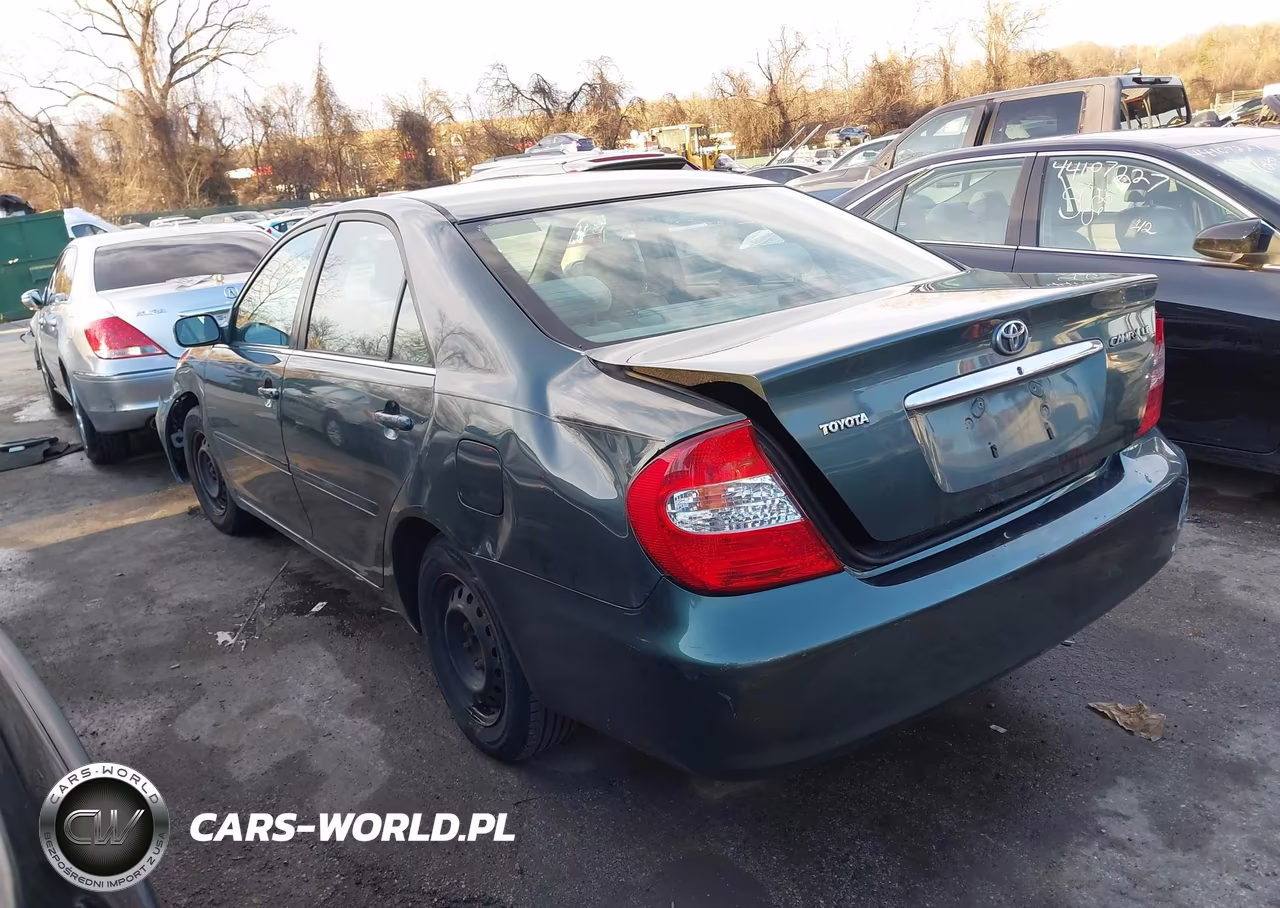 2003 Toyota Camry Le VIN:JTDBE30K030189833 - 3