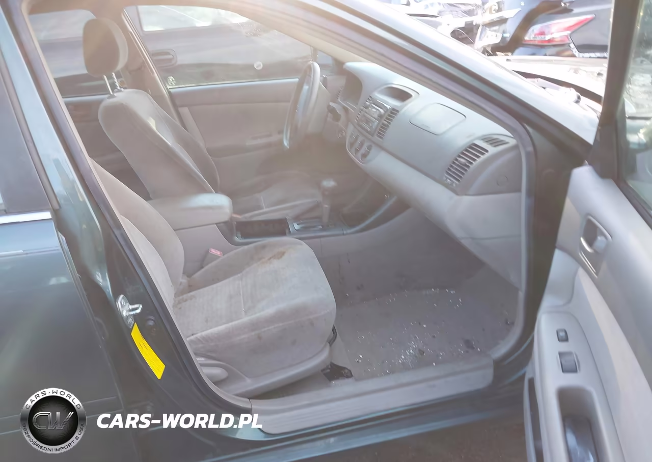 2003 Toyota Camry Le VIN:JTDBE30K030189833 - 5